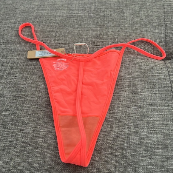 Skims Fit EveryBody T String Thong - Picture 7 of 8